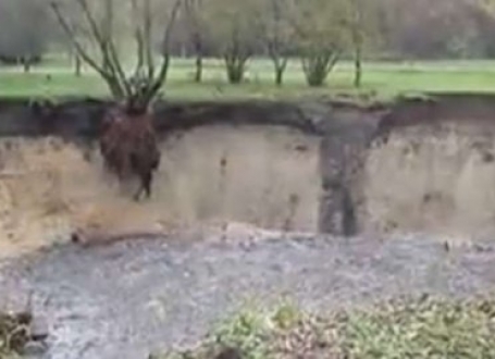 Rupa na mestu nekadašnjeg jezera kod Ključa