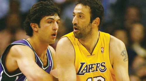 Sreća, pa mu  odgovor iz  „Politikinog  zabavnika“  nije zaustavio  rast, jer je  napravio  fantastičnu  karijeru:  Vlade Divac