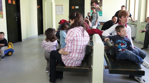 Roditelji mogu  istovremeno uzeti  bolovanje samo ako  imaju više od jednog  bolesnog deteta
