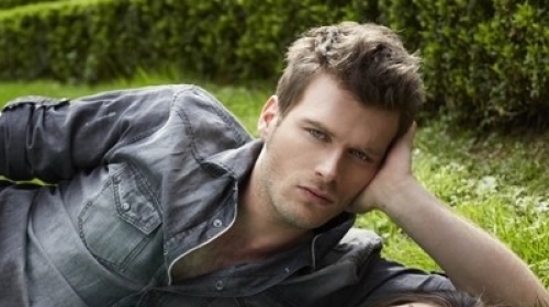 Kivanc Tatlitug i Sara Sampaio
