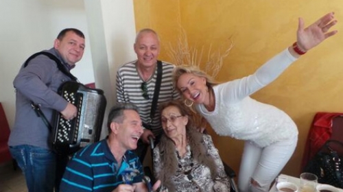 Lepa Brena