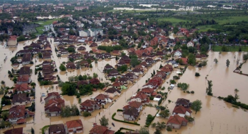 Prihvat evakuisanih na aerodromu Batajnica Foto: Vojska Srbije