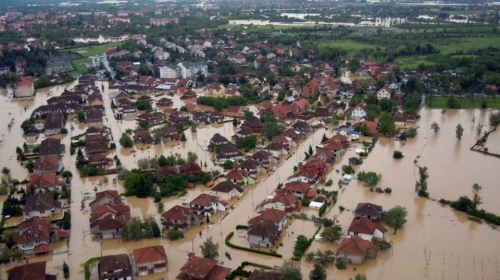 Prihvat evakuisanih na aerodromu Batajnica Foto: Vojska Srbije