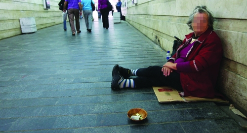 Nesavesni poslodavci doveli penzionere do prosjačkog štapa