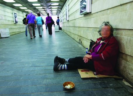 Nesavesni poslodavci doveli penzionere do prosjačkog štapa