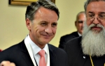 Desko Nikitović prima orden