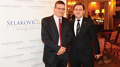 Ministar podržao rođaka iz opozicije