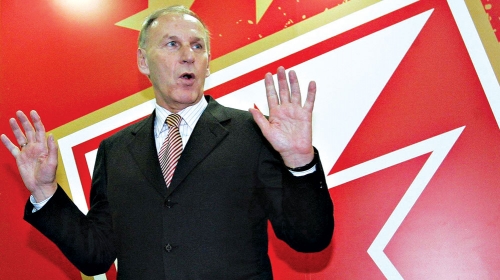 Zvezda mu  je ispred  svega:  Dragan  Džajić