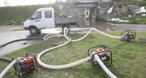 Službe rade na obaranju vodostaja