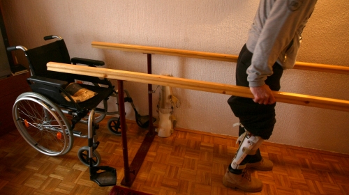 Svaki dan vežba na razboju koji mu je napravila supruga