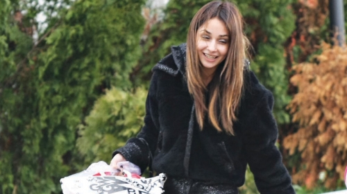 Jedina će da  pomuze bika:  Seksi Sandra