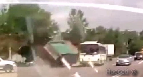 Kamion i autobus