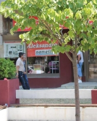 Policija privodi osumnjičenog za ubistva