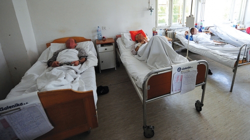 „Alo!“ još u julu ove  godine upozorio da su  pacijenti već mesecima bez lekova „pirazinamid” i „etrambutol”