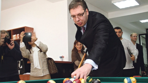 Rastura i u bilijaru: Vučić juče u „Komtrejdu“