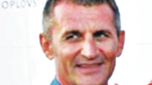 Amidžić poznat  po niskim letovima  svojim avionom nad Novim Sadom