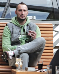 Kafenisanje i  ljubavisanje: Ognjen  Kajganić i Ivana  Đerisilo