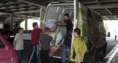 Nataša Bekvalac poslala kombi sa opremama za decu / Foto: Rajko Ristić | Foto: 