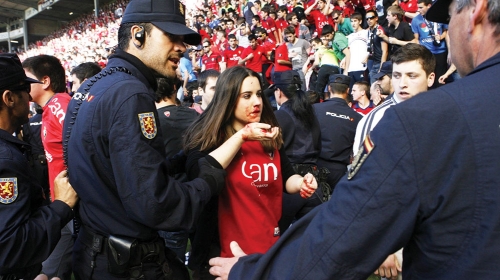 Osasuna je ispala  iz Primere, a ova  devojka je završila  u bolnici