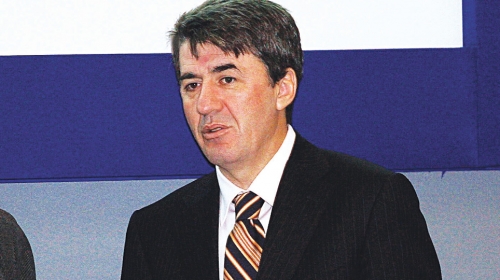 Ministre, kriv si!