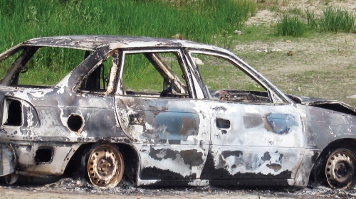Zapaljen automobil