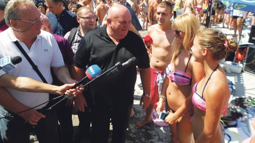 Palma je ipak  profesionalan, pa su kupaće gaće izostale