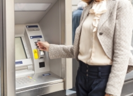 Gde mi je bankomat? Gde mi je telefon?