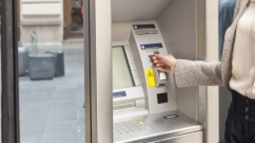 Gde mi je bankomat? Gde mi je telefon?