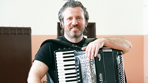 Podučava, svira, stvara: Jovan Pavlović