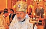 Vladika Ignjatije sa krunom koja je nestala