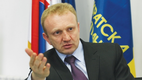 Nedopustivo: Đilas digao glas protiv Caneta