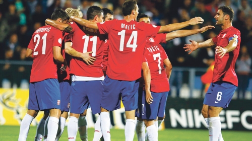 Kad već ne idu na Mondijal, mogu da  skoknu do Banjaluke:  Fudbaleri Srbije
