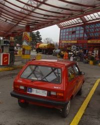 Automobil
