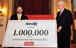 Laureat dobio i novčanu  nagradu od milion dinara: Gatalica i Petrović