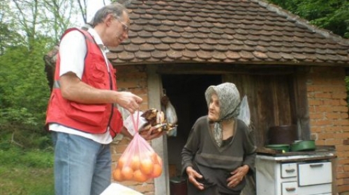 Pomoć starima koji žive sami mnogo znači