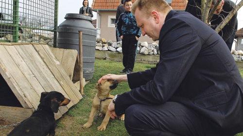 Lider DS-a u kampanji  brine i o ljubimcima