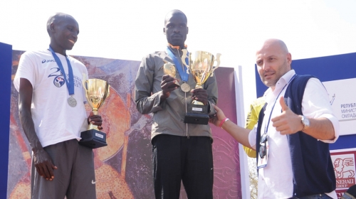 Eliuda Kiruija je kao drugoplasirani dobio trofej od Đorđevića