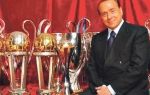 Živi za fudbal i „bunga-bunga“ žurke: Silvio Berluskoni