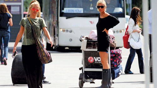Nata se bunila što je naš paparaco slika