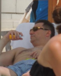Gruevski sa skupim naočarima