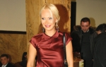 Drugo, pa žensko:  Sanela Šaulić