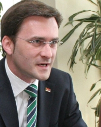 Nikola Selaković (29) pre pet godina dobio prvog unuka Dimitrija, a sada ga  je bratanac, obradovao i unučicom Ksenijom