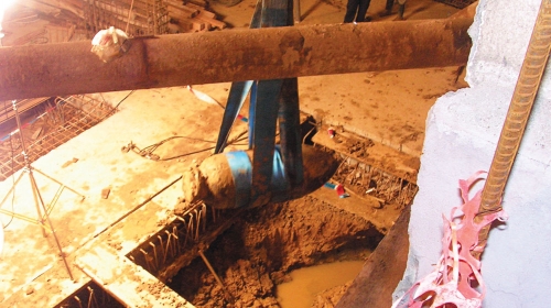 Da je bomba  teška tonu sa  čak 620 kilograma eksploziva kojim slučajem  eksplodirala, šteta bi bila ogromna