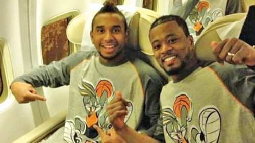 Anderson  i Evra u  pidžamama