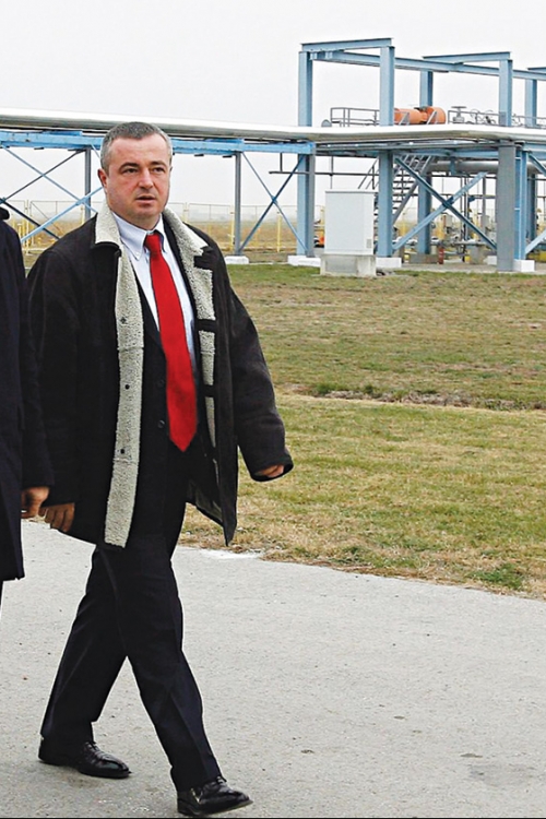Arčio pare na  sve strane :  Dušan Bajatović