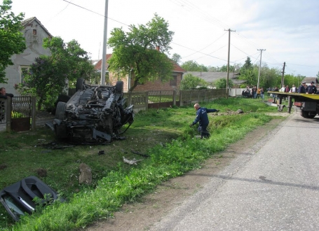 Nakon tri sata  automobil je  odvezla šlep služba