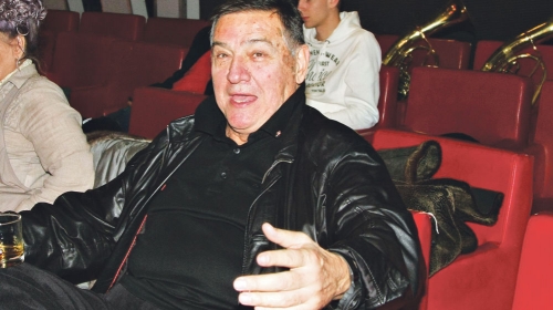 Za primer ostalim kolegama u Skupštini: Milutin Mrkonjić