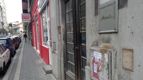Komšija promenio bravu i postavlja interfon kako bi sprečio LGBT osobe da ulaze
