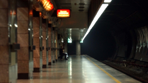 Ne idite metroom bez katane!