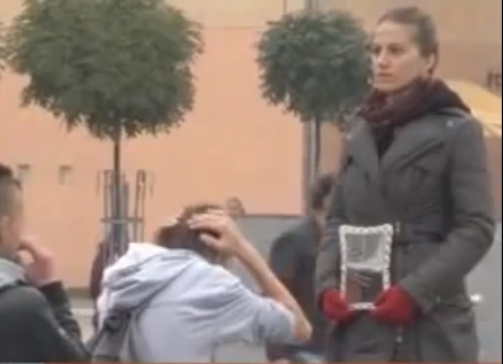 Glasno ćuti: Jelena Topić